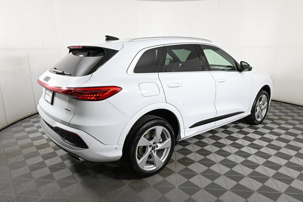 2025 Audi Q5 2.0T Premium Plus photo 3