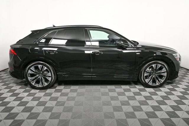 2025 Audi Q8 55 Prestige photo 2