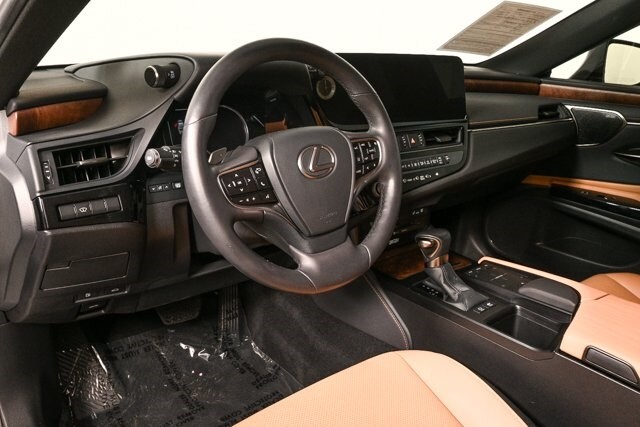 2022 Lexus ES 300h photo 4