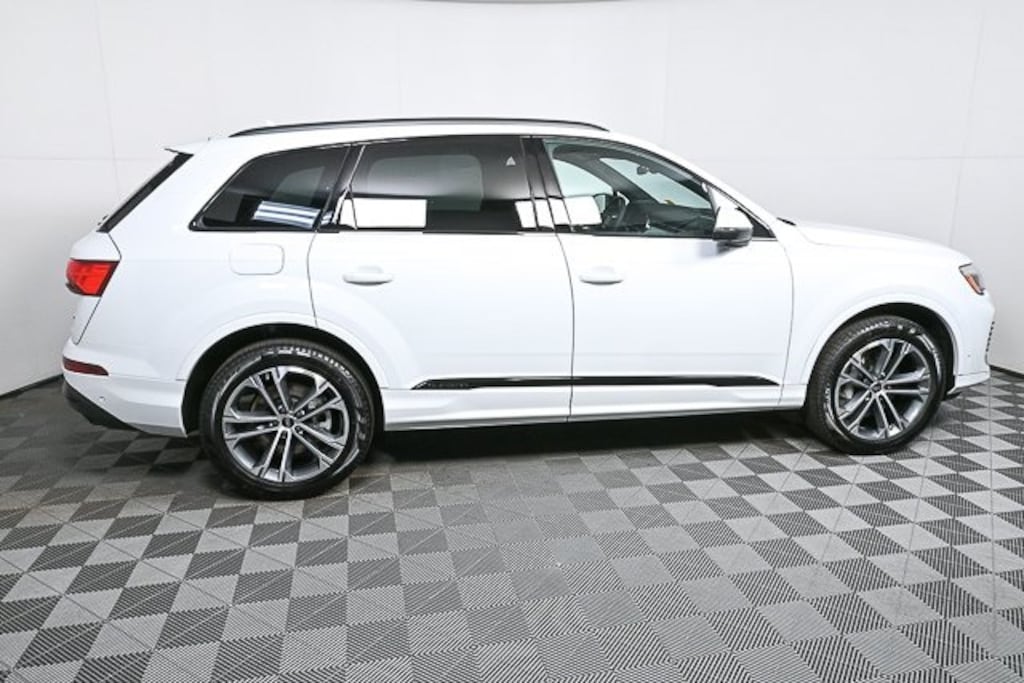 New 2026 Audi Q7 55 Premium SUV