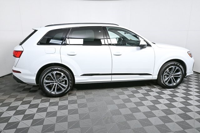2026 Audi Q7 55 Premium photo 2