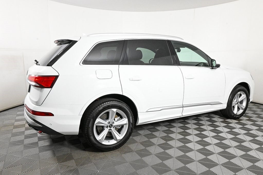 2025 Audi Q7 55 Premium photo 2
