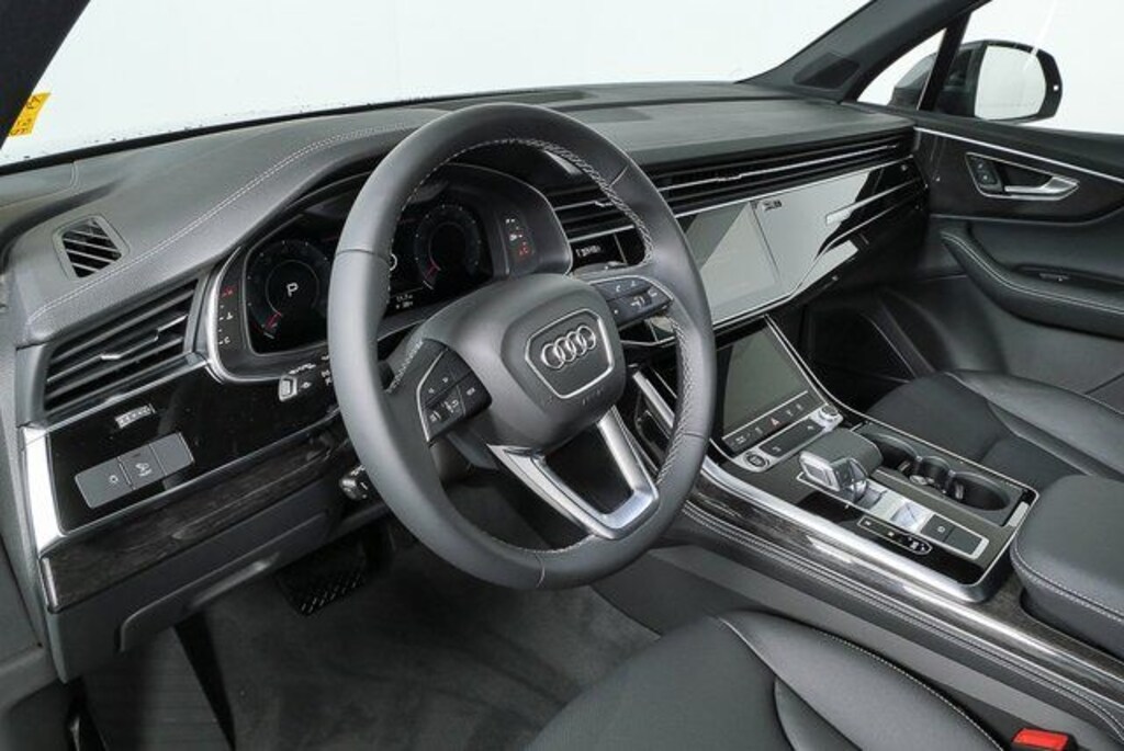 New 2026 Audi Q7 45 Premium Plus Quattro SUV