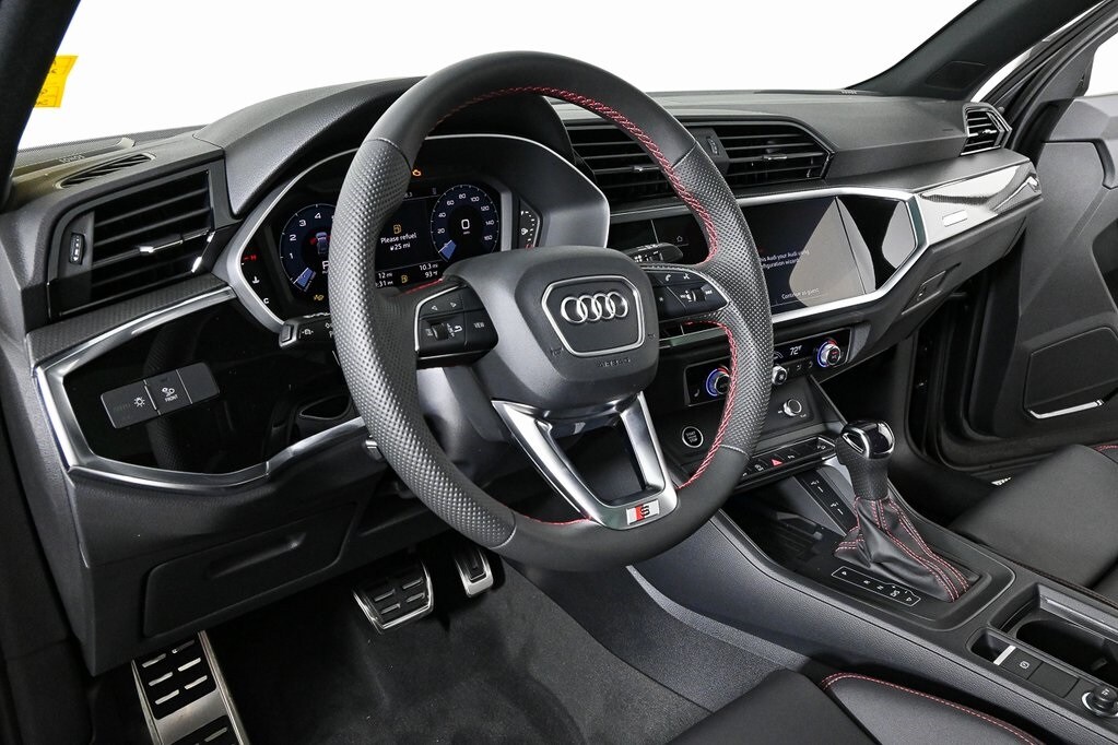 2025 Audi Q3 45 TFSI S line Premium Plus photo 3