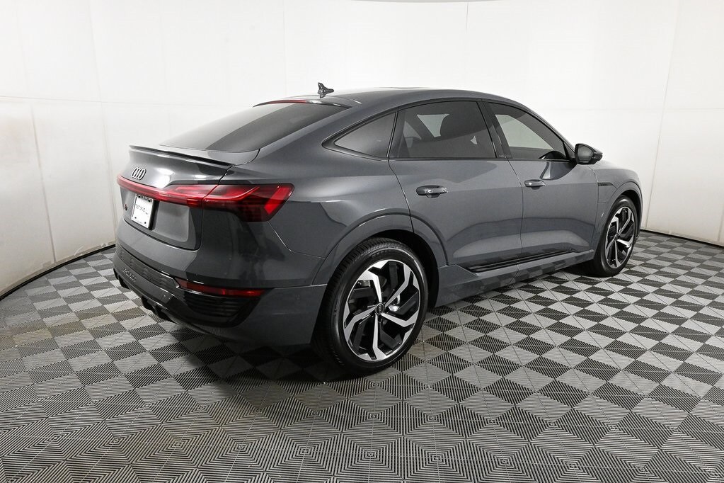 2024 Audi Q8 E-tron Premium Plus line photo 2