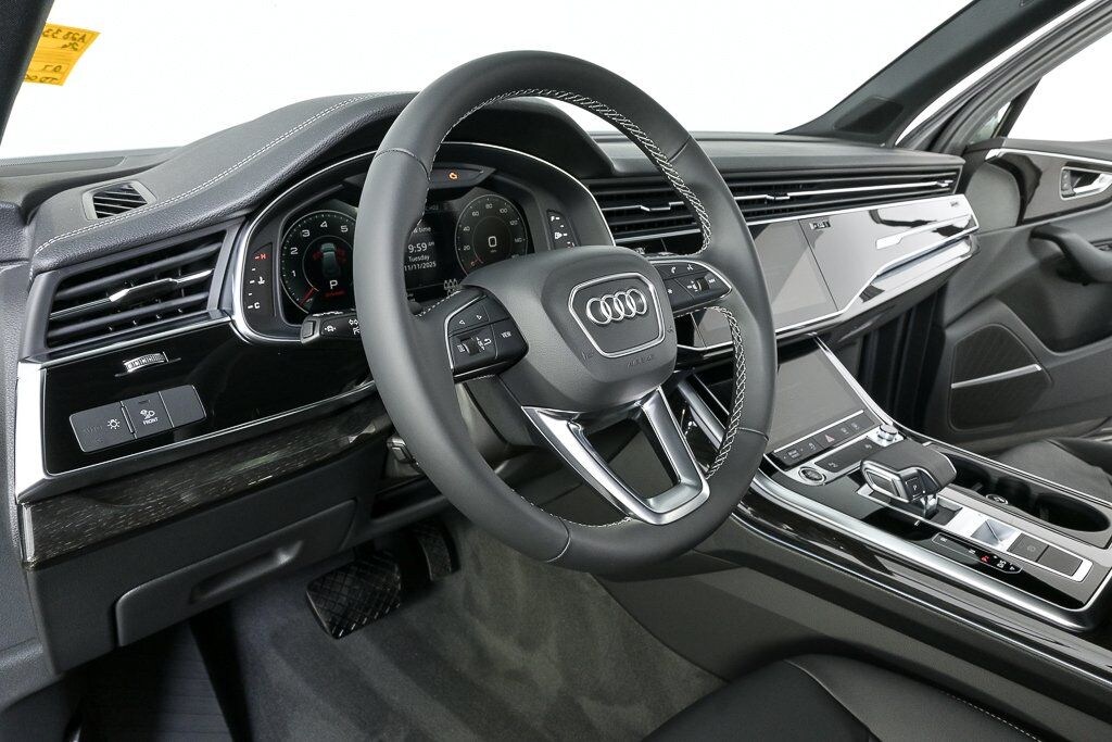 New 2026 Audi Q7 45 Premium SUV
