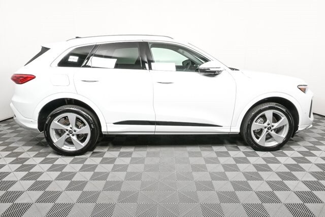 2025 Audi Q5 2.0T Premium Plus photo 2