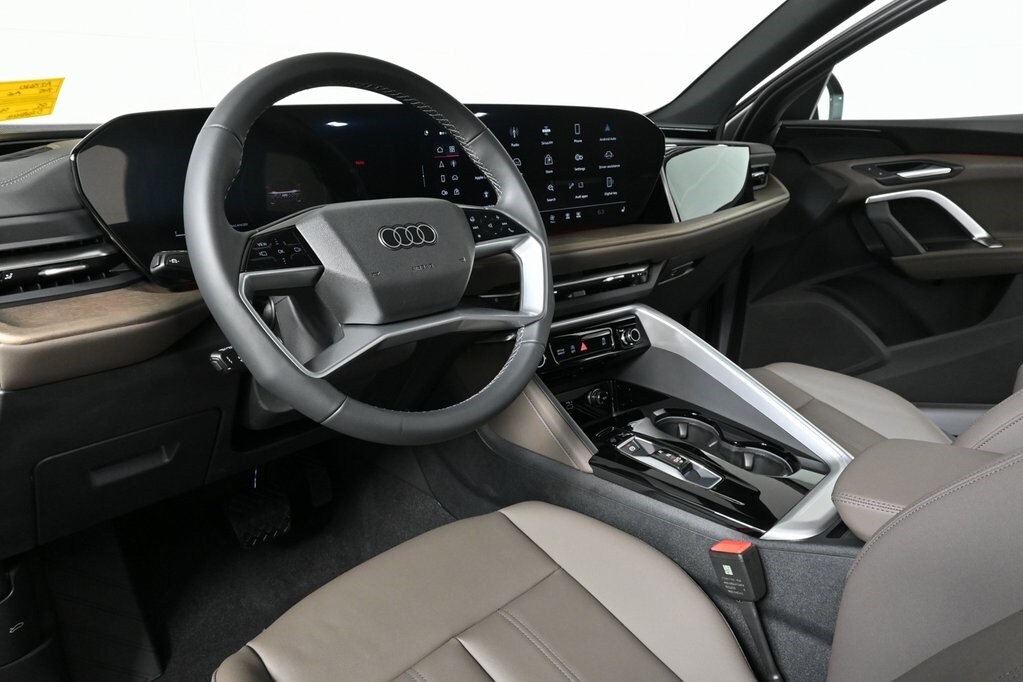 2025 Audi Q5 2.0T Premium photo 4