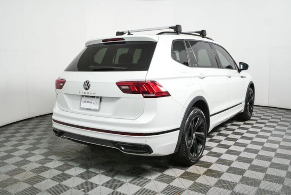 Used 2023 Volkswagen Tiguan SE R-Line Black SUV