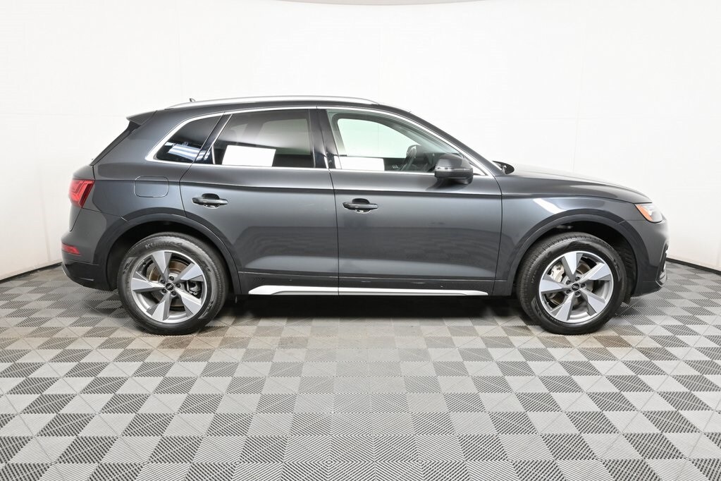 2023 Audi Q5 40 Premium Plus photo 2