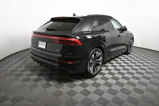 2025 Audi Q8 55 Prestige photo 3