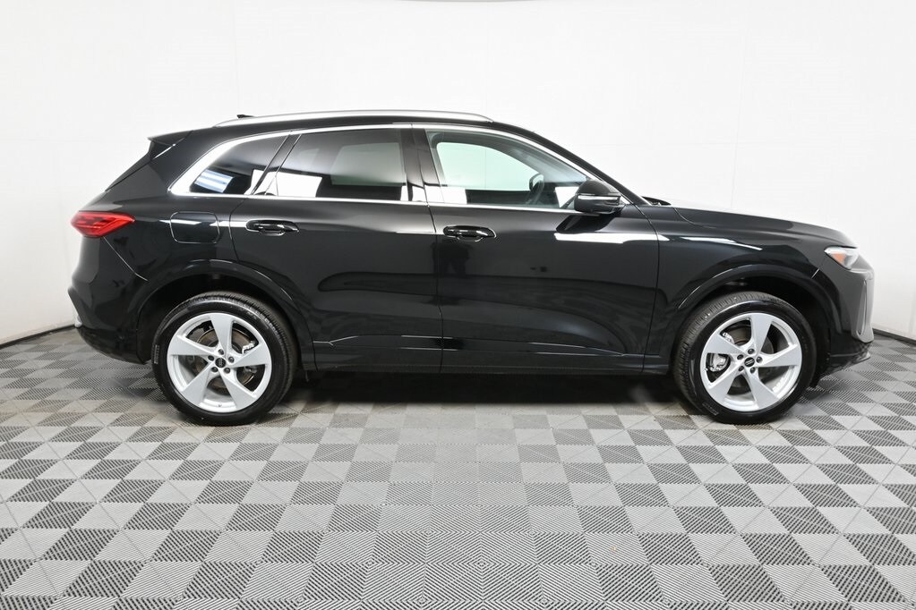 2025 Audi Q5 2.0T Premium Plus photo 2