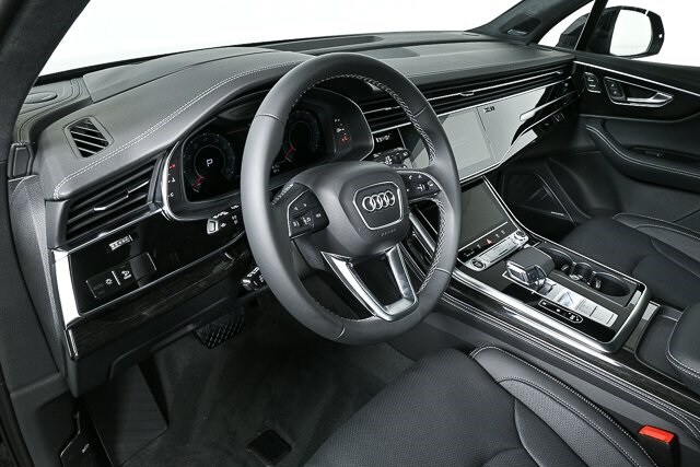 2025 Audi Q7 55 Prestige photo 4