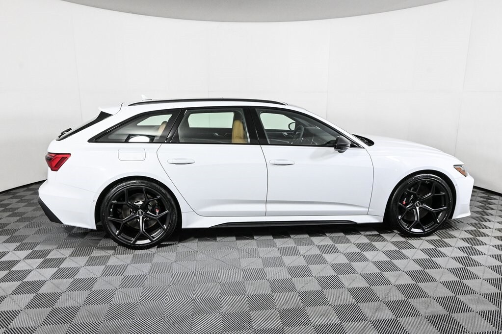 2025 Audi RS 6 Avant Performance photo 2