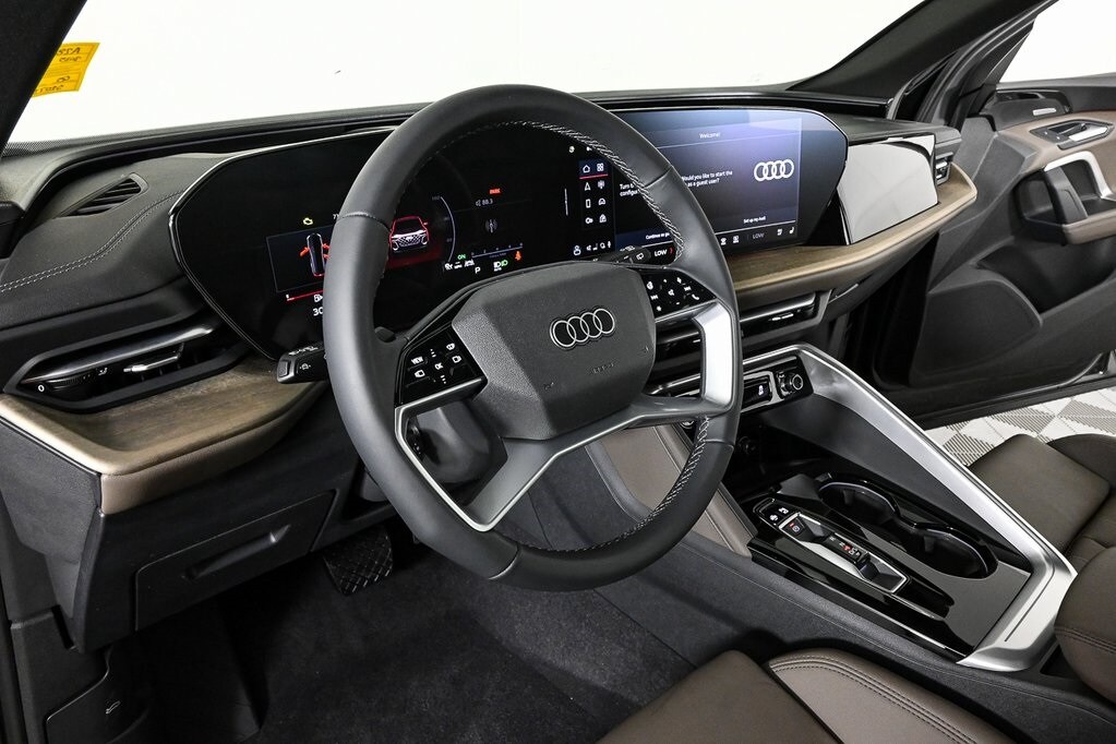2025 Audi Q5 2.0T Premium Plus photo 3