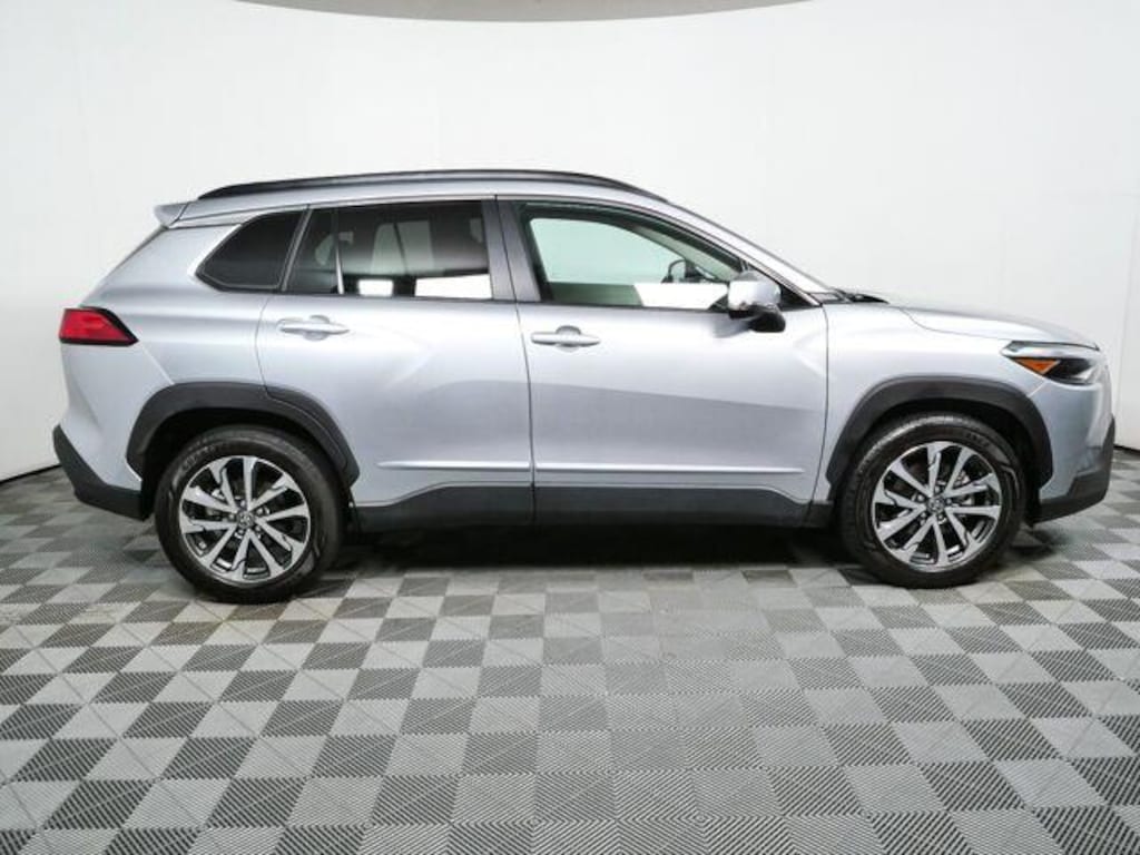 Used 2023 Toyota Corolla Cross XLE SUV