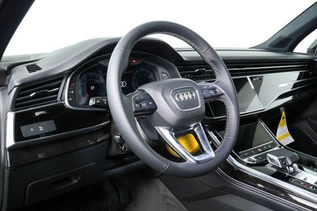 New 2026 Audi Q7 45 Premium Plus Quattro SUV