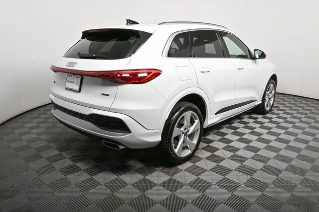 2025 Audi Q5 2.0T Premium Plus photo 3