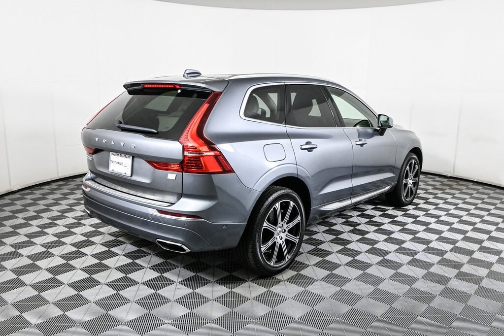 2021 Volvo XC60 Recharge Hybrid photo 3