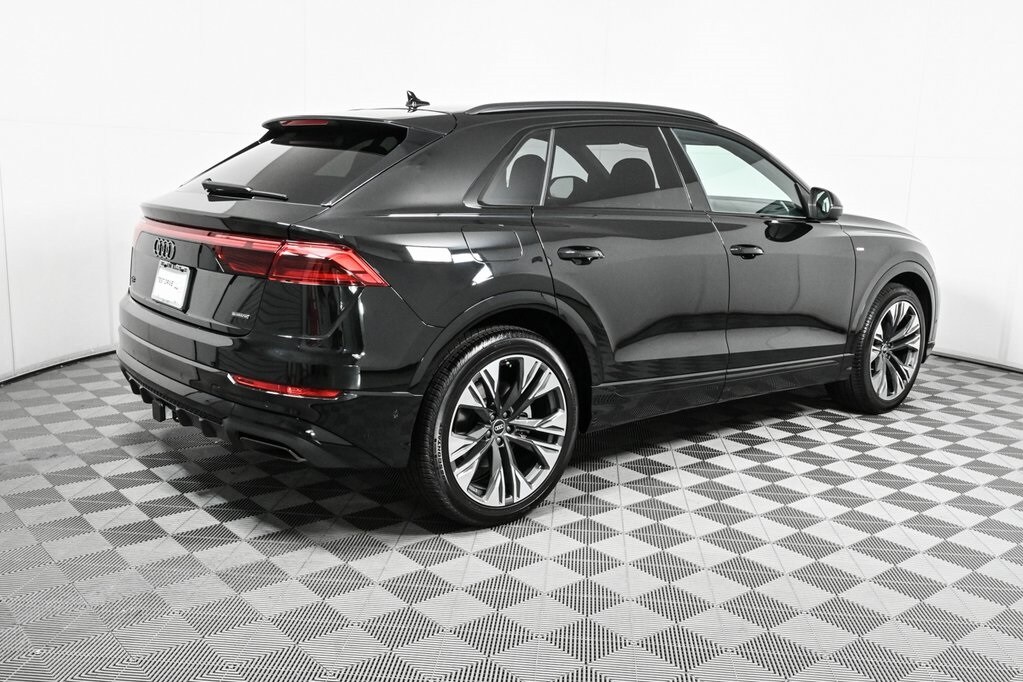2025 Audi Q8 55 Prestige photo 3