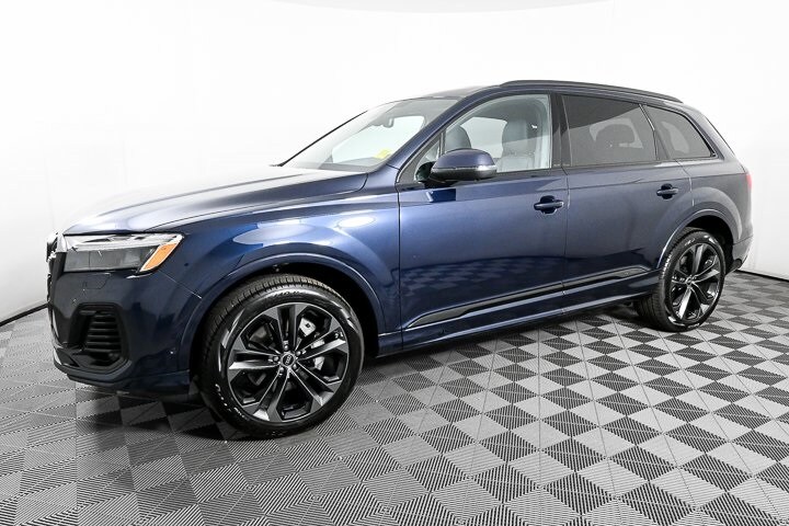 2025 Audi Q7 55 Premium Plus photo 2