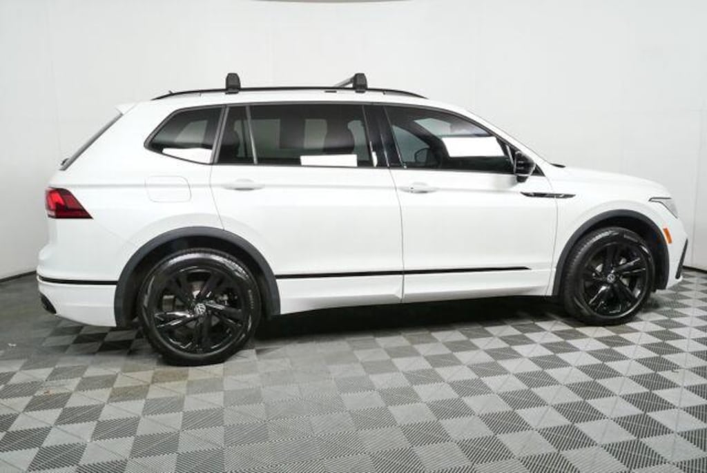 Used 2023 Volkswagen Tiguan SE R-Line Black SUV