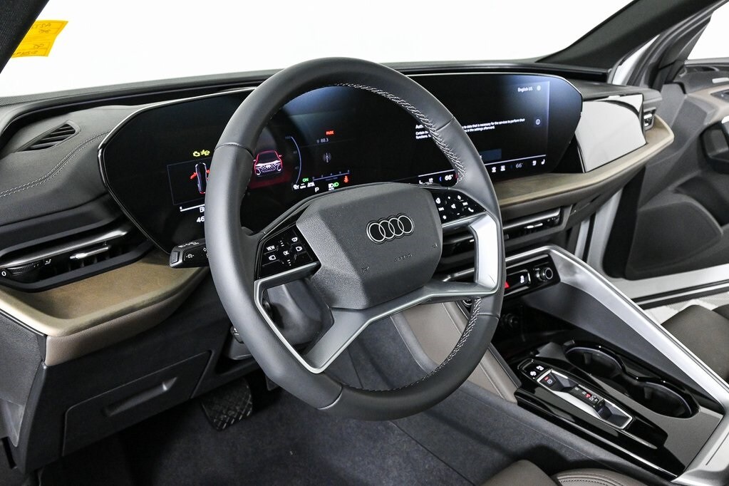 2025 Audi Q5 2.0T Premium Plus photo 3