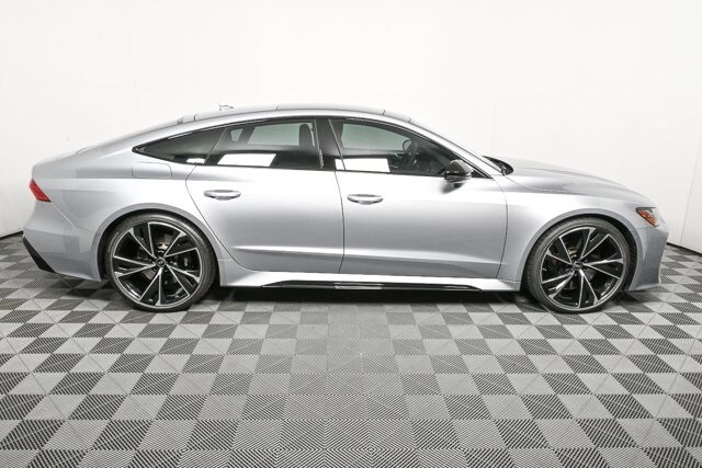 2023 Audi RS 7 Base photo 2
