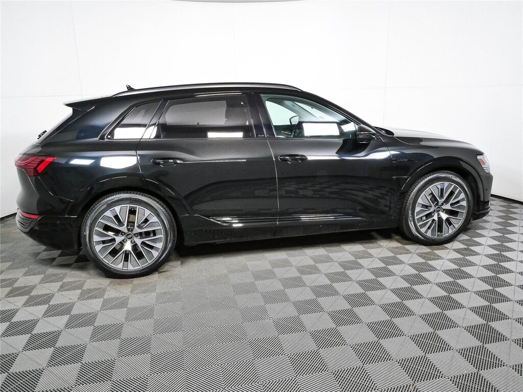 Used 2024 Audi Q8 e-tron Prestige SUV