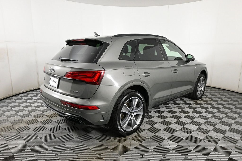 2025 Audi Q5 S line 45 TFSI Premium photo 3
