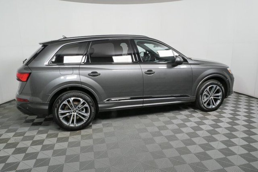 New 2026 Audi Q7 45 Premium Plus Quattro SUV