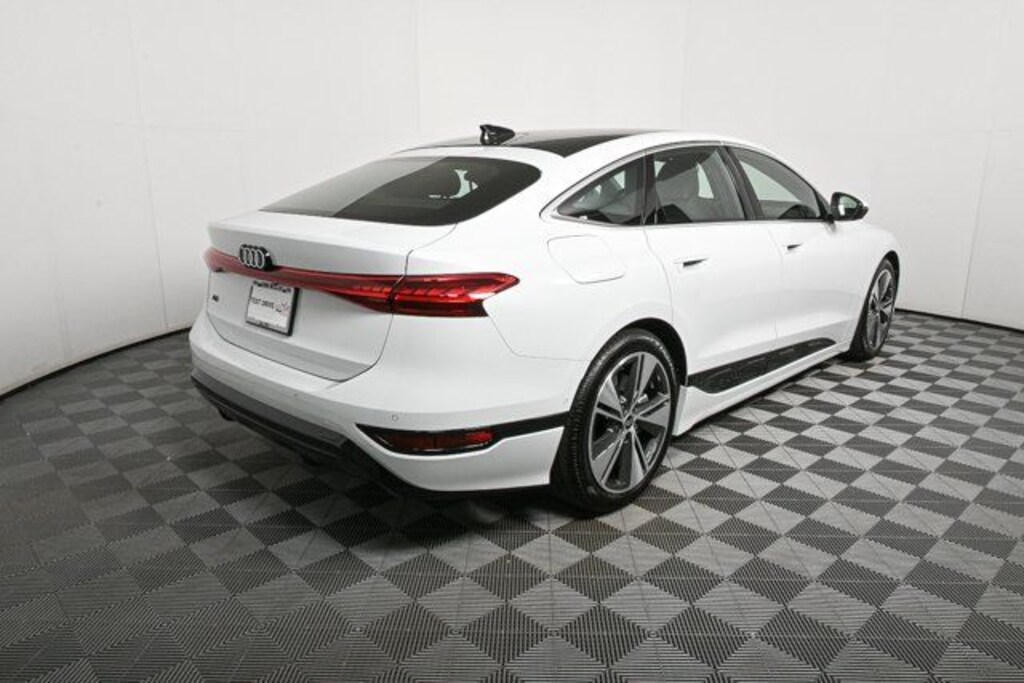 New 2025 Audi A6 Sportback e-tron Prestige Sedan