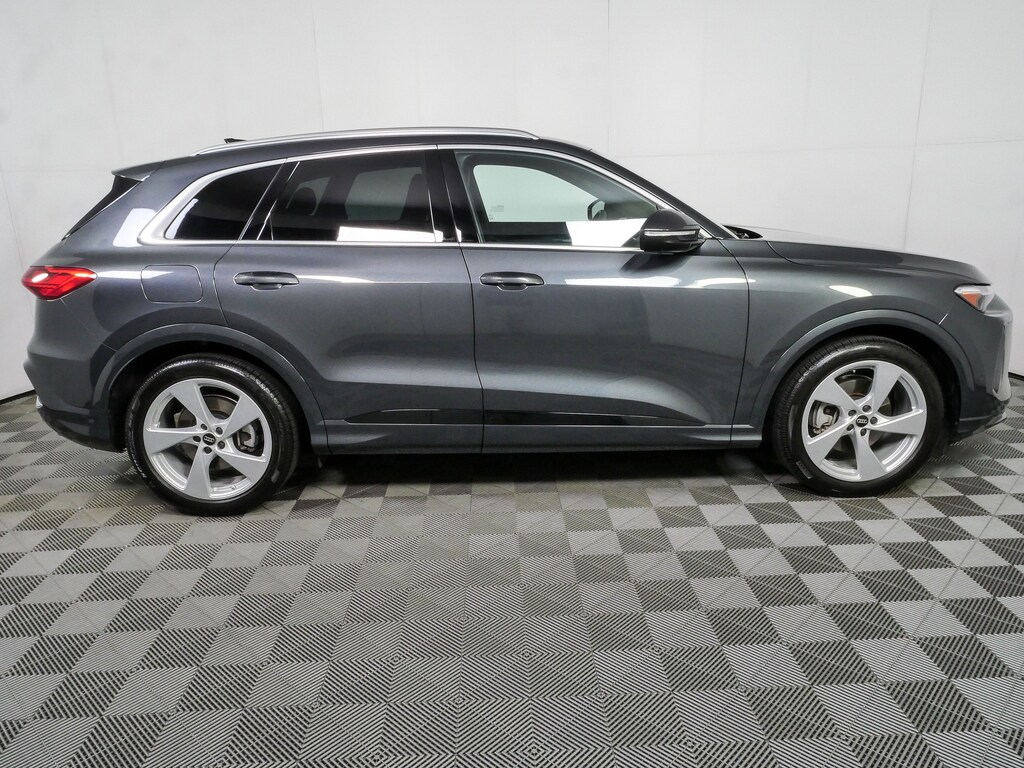 Used 2025 Audi Q5 2.0T Prestige Quattro SUV