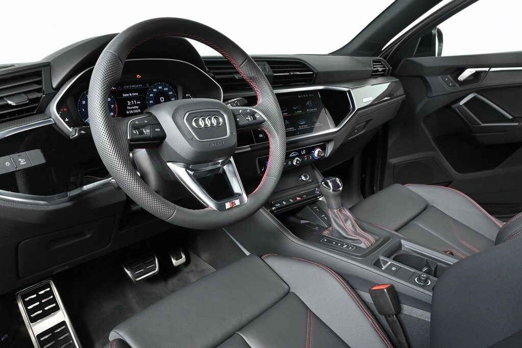2025 Audi Q3 45 TFSI S line Premium Plus photo 3