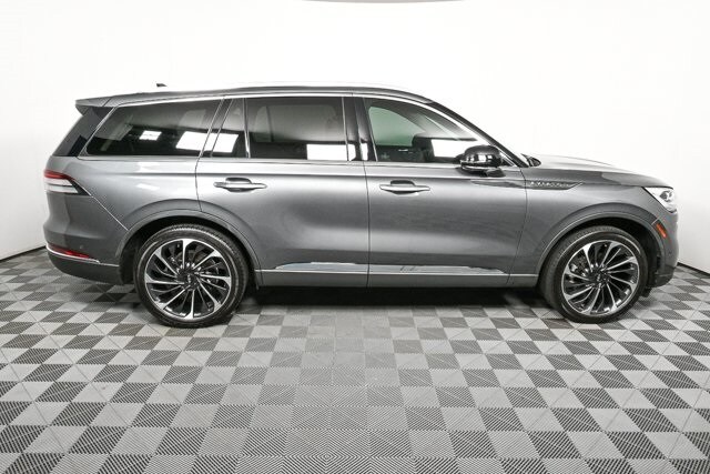 2023 Lincoln Aviator Reserve photo 2