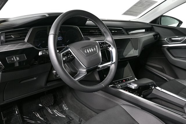2023 Audi e-tron Premium Plus photo 3