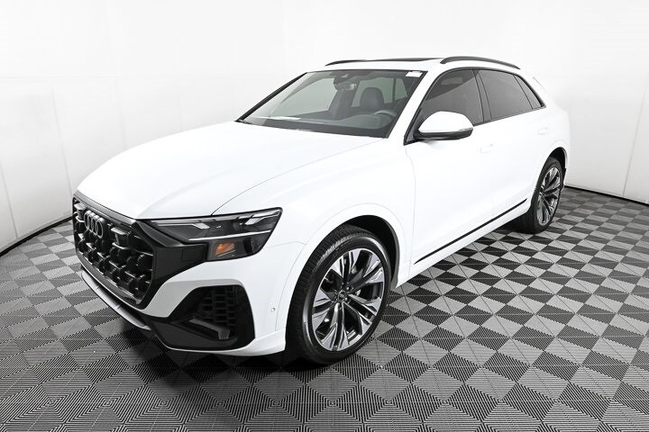 2025 Audi Q8 55 Premium photo 3