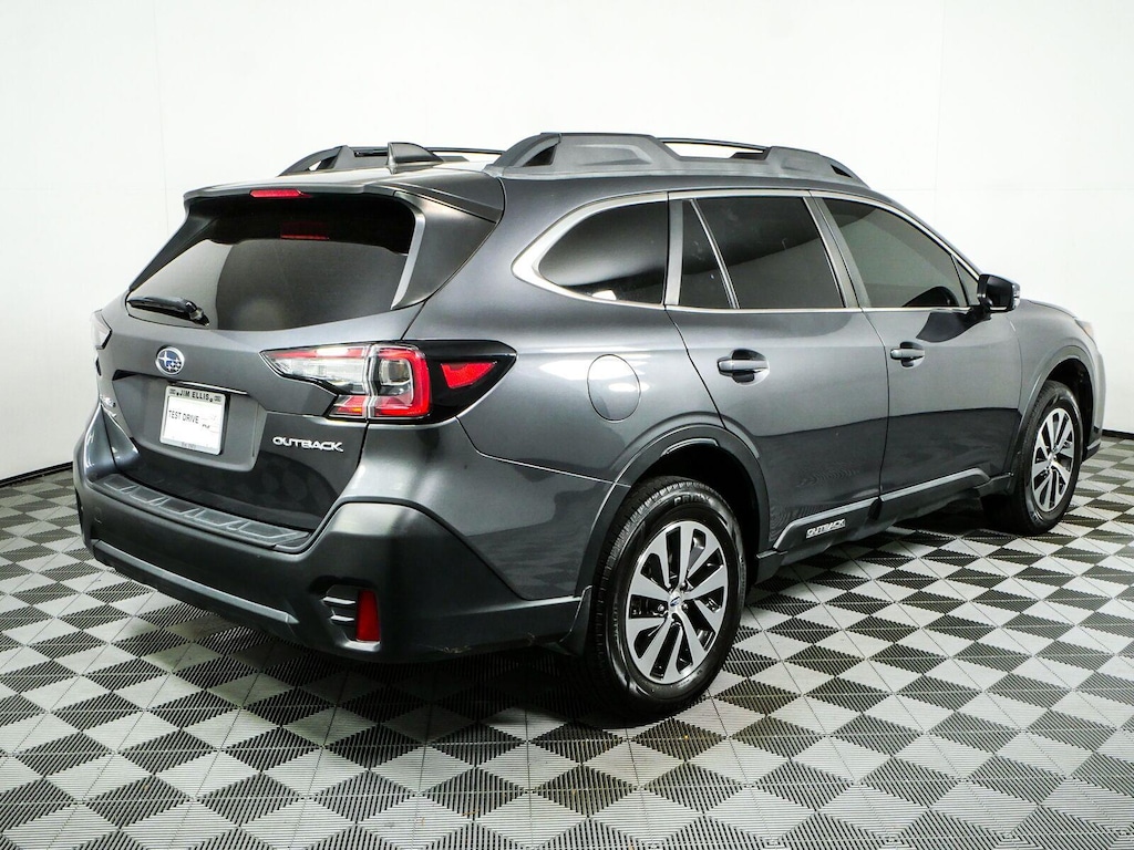 Used 2021 Subaru Outback Premium SUV