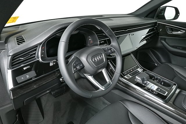 2026 Audi Q8 55 Premium photo 4