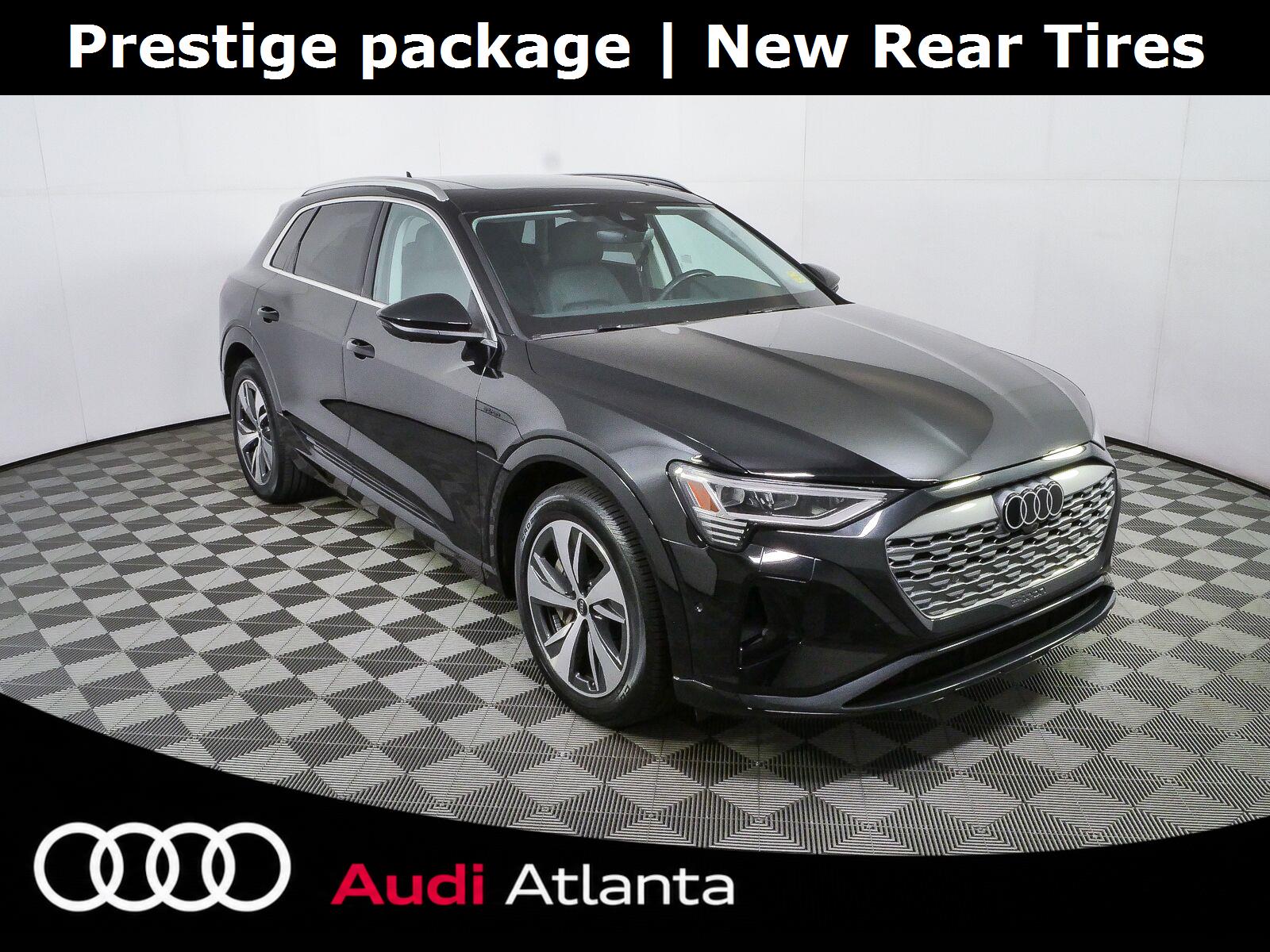  Audi Q8 e-tron