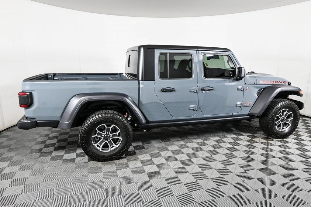 2025 Jeep Gladiator Mojave photo 2