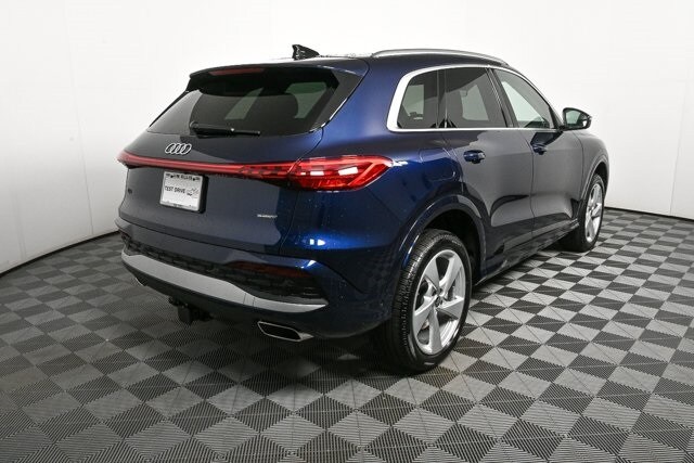 2025 Audi Q5 2.0T Premium Plus photo 3