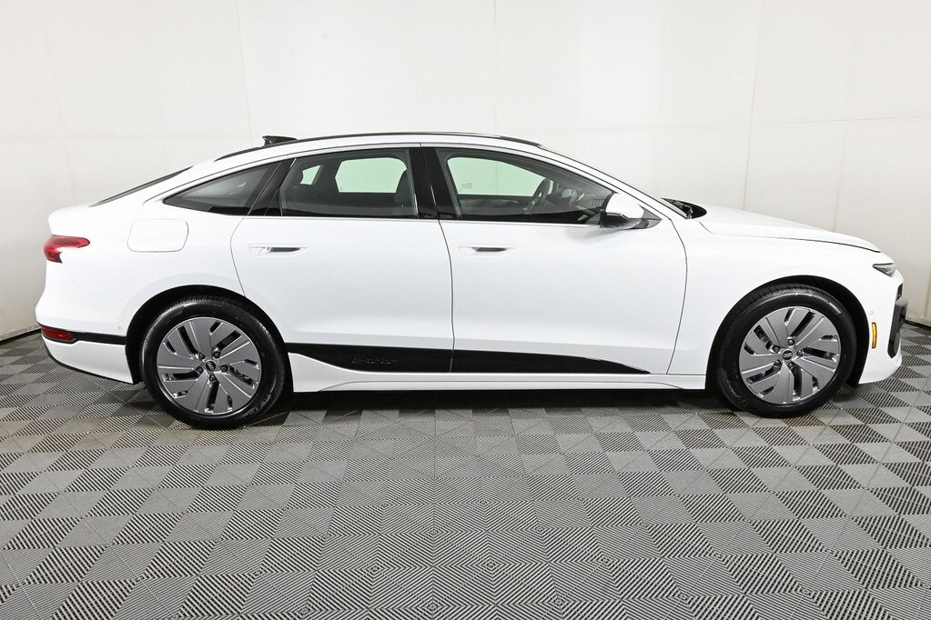 2025 Audi A6 Quattro Ultra photo 2