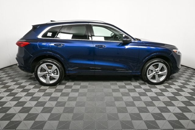 2025 Audi Q5 2.0T Premium Plus photo 2
