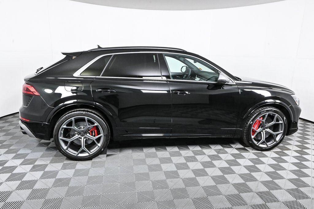 New 2026 Audi RS Q8 4.0T performance SUV