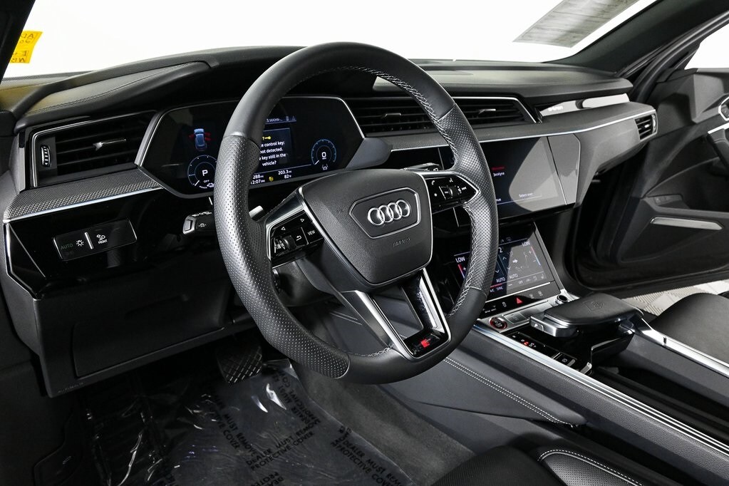 2022 Audi e-tron Premium Plus photo 4