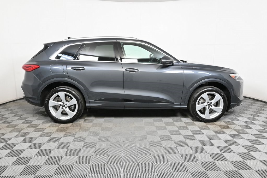2025 Audi Q5 2.0T Premium Plus photo 2