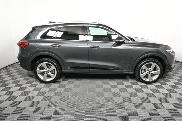 2025 Audi Q5 2.0T Premium Plus photo 2