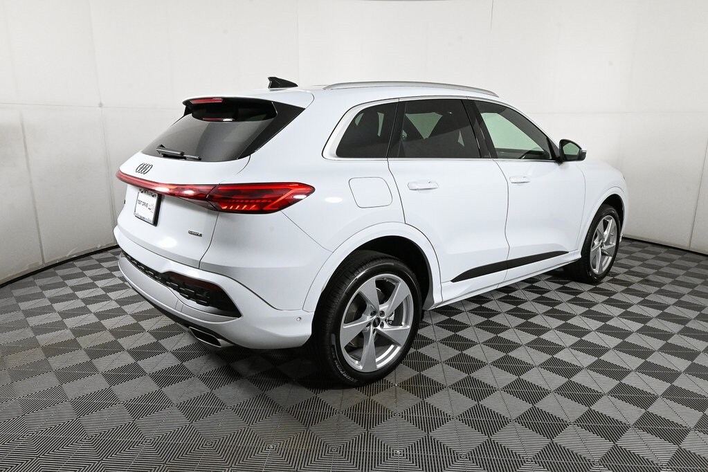2025 Audi Q5 2.0T Premium Plus photo 2