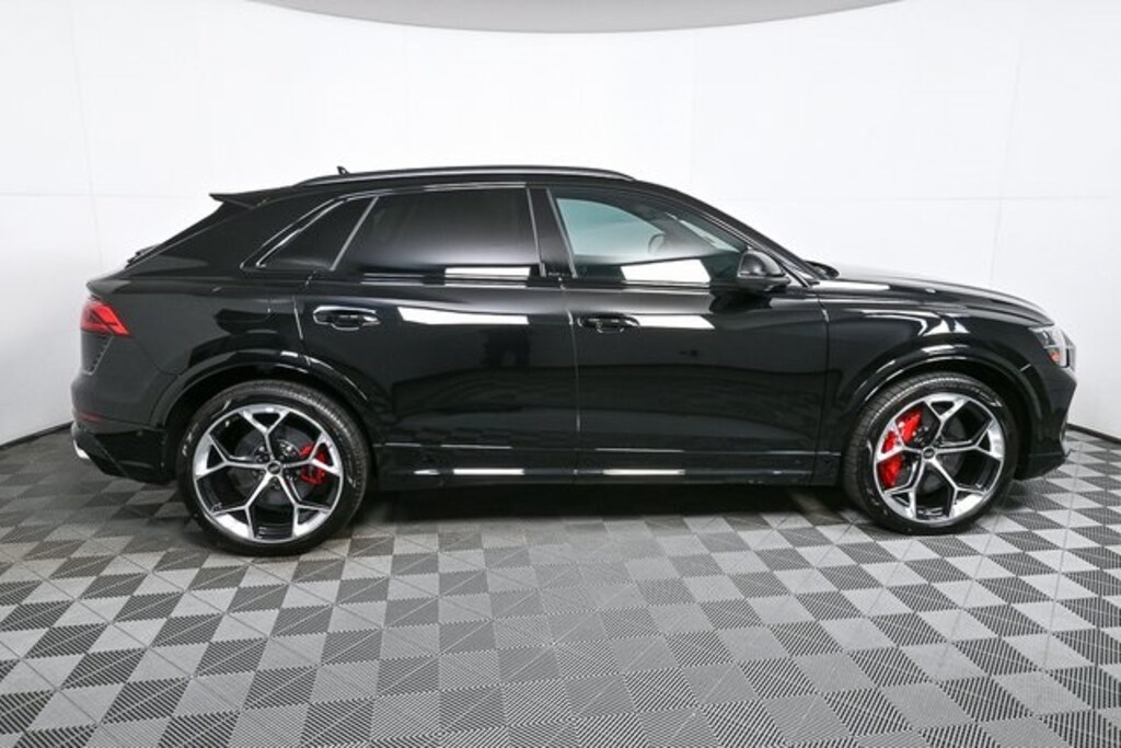 New 2026 Audi RS Q8 4.0T performance SUV